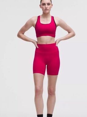Wunder Train Shorts 6” in mulberry spark from Lululemon nwt & sold out
